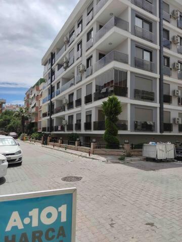 Paksoys Bostanli Flat Lux And Center Daire *